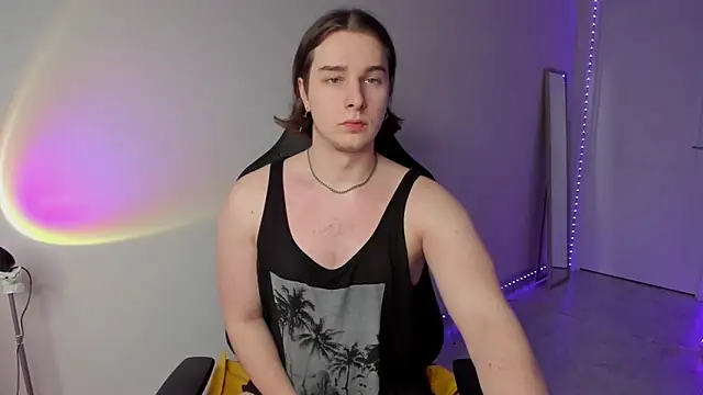 Snapshot of Vincent_Strong chatting on 03-17-25, 10:06 Vincent Strong online show from 03-17-25, 10:06