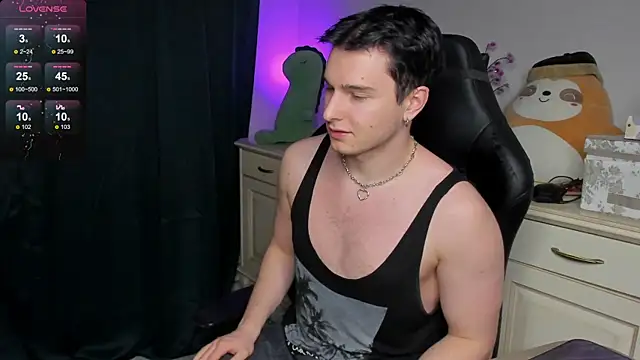 Vincent Strong online show from 12-21-25, 01:46