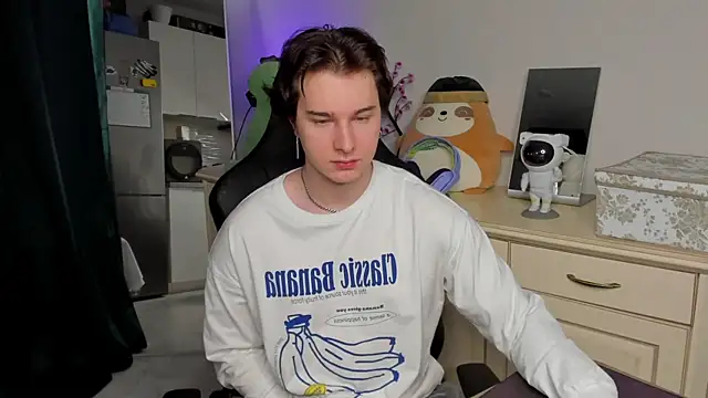 Vincent Strong online show from 05-11-26, 04:03