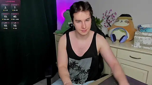 Snapshot of Vincent_Strong chatting on 02-07-26, 03:25 Vincent Strong online show from 02-07-26, 03:25