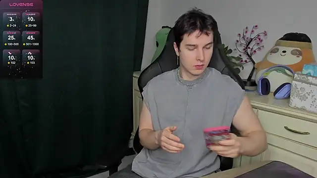 Snapshot of Vincent_Strong chatting on 01-18-26, 08:18 Vincent Strong online show from 01-18-26, 08:18