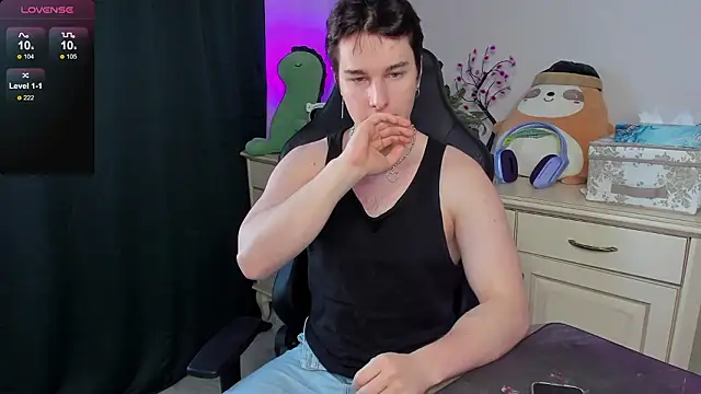 Snapshot of Vincent_Strong chatting on 02-01-26, 08:45 Vincent Strong online show from 02-01-26, 08:45