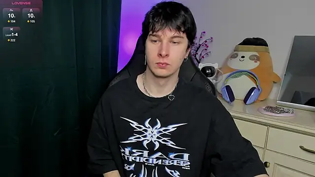 Snapshot of Vincent_Strong chatting on 02-25-26, 07:41 Vincent Strong online show from 02-25-26, 07:41