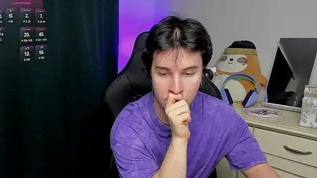 Snapshot of Vincent_Strong chatting on 03-04-26, 01:52 Vincent Strong online show from 03-04-26, 01:52