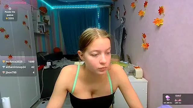   Aphrodita  wow   online show from 11-28-25, 10:04