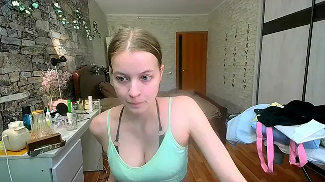 Snapshot of __Aphrodita__wow__ chatting on 04-28-26, 01:48 Aphrodita wow online show from 04-28-26, 01:48