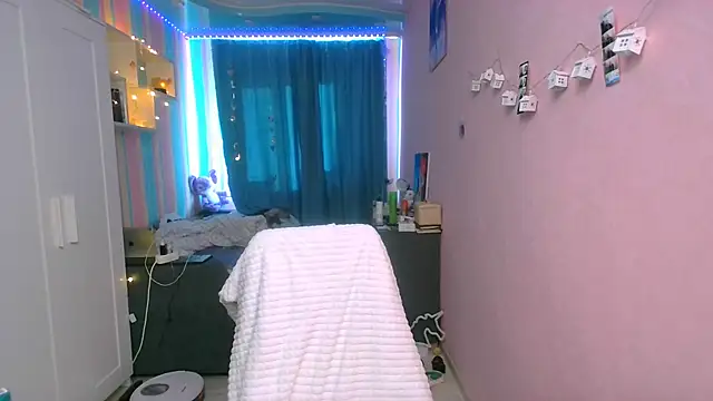 Snapshot of __Aphrodita__wow__ chatting on 03-20-25, 11:27   Aphrodita  wow   online show from 03-20-25, 11:27