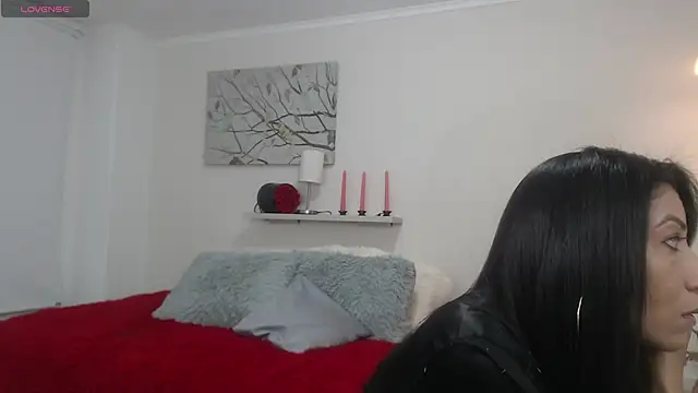 sofia perez    online show from 06-19-26, 08:25
