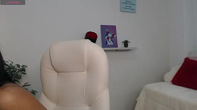 sofia perez    online show from 09-19-25, 03:38