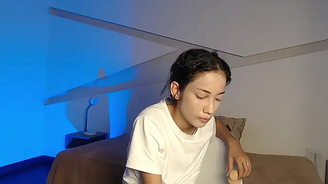 Snapshot of hot_little_bunny chatting on 11-17-25, 08:57 hot little bunny online show from 11-17-25, 08:57