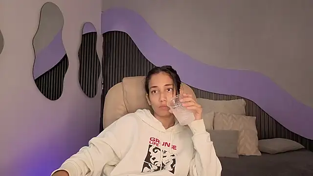 Snapshot of hot_little_bunny chatting on 03-02-26, 10:17 hot little bunny online show from 03-02-26, 10:17