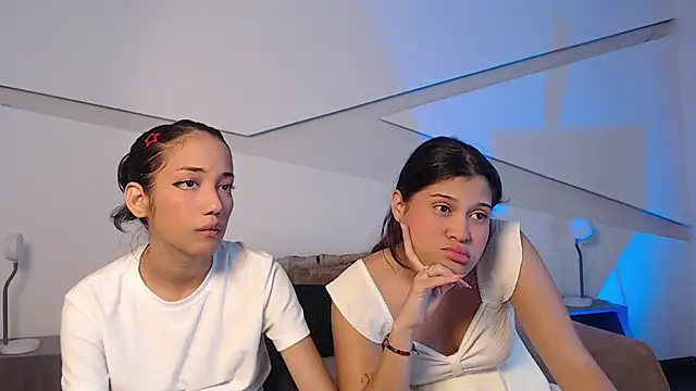 Snapshot of hot_little_bunny chatting on 01-12-26, 08:58 hot little bunny online show from 01-12-26, 08:58