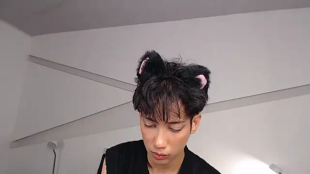 Snapshot of hot_little_bunny chatting on 02-08-25, 11:45 hot little bunny online show from 02-08-25, 11:45