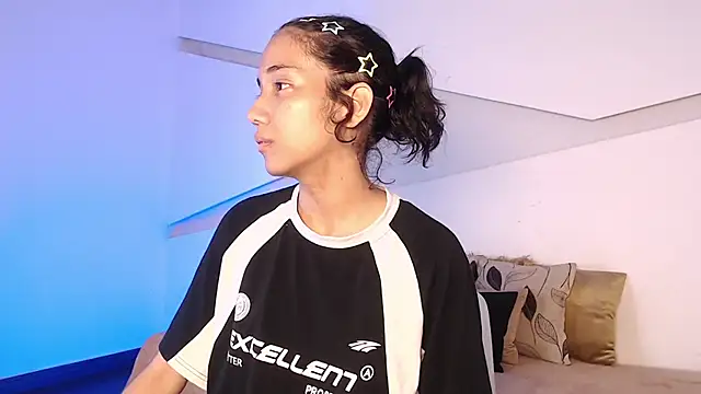 Snapshot of hot_little_bunny chatting on 10-23-25, 08:51 hot little bunny online show from 10-23-25, 08:51