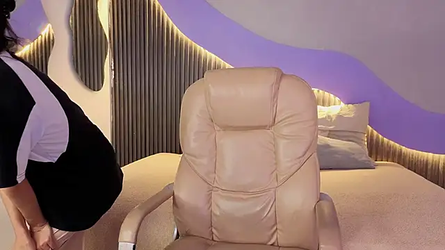 Snapshot of hot_little_bunny chatting on 02-02-26, 09:03 hot little bunny online show from 02-02-26, 09:03