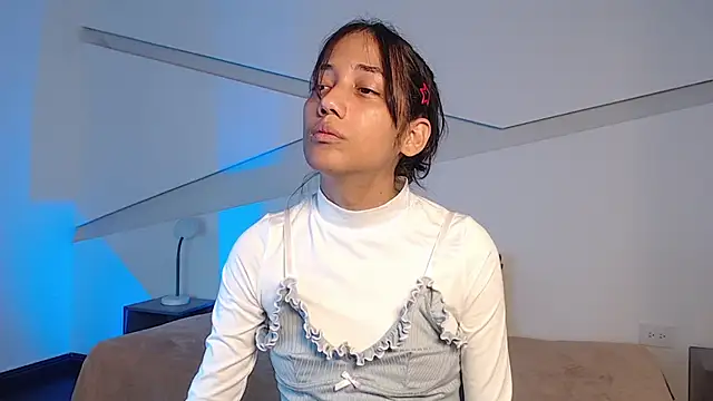 Snapshot of hot_little_bunny chatting on 01-06-26, 09:08 hot little bunny online show from 01-06-26, 09:08