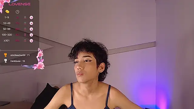 Snapshot of hot_little_bunny chatting on 03-10-25, 12:39 hot little bunny online show from 03-10-25, 12:39