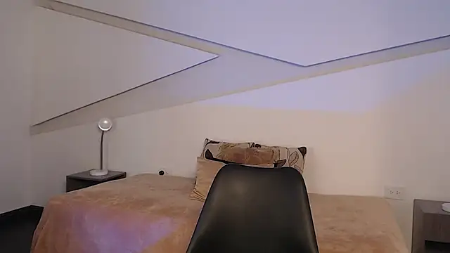 Snapshot of hot_little_bunny chatting on 01-08-26, 10:05 hot little bunny online show from 01-08-26, 10:05