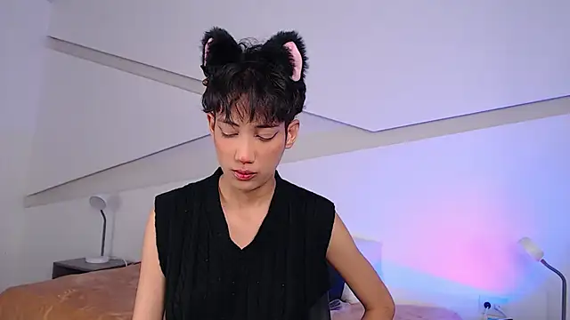 Snapshot of hot_little_bunny chatting on 02-08-25, 08:42 hot little bunny online show from 02-08-25, 08:42