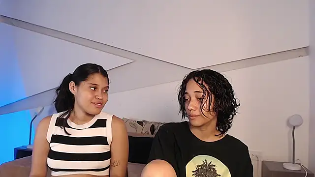 Snapshot of hot_little_bunny chatting on 11-12-25, 09:18 hot little bunny online show from 11-12-25, 09:18