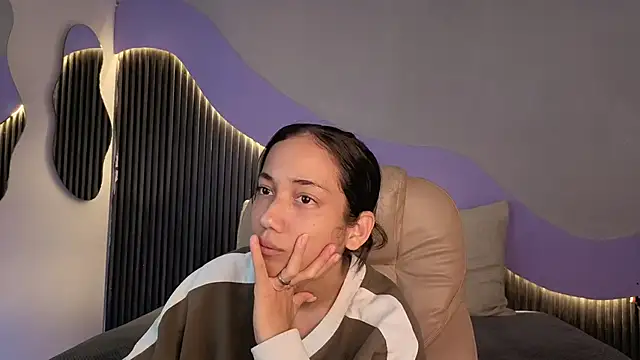 Snapshot of hot_little_bunny chatting on 02-22-26, 09:49 hot little bunny online show from 02-22-26, 09:49