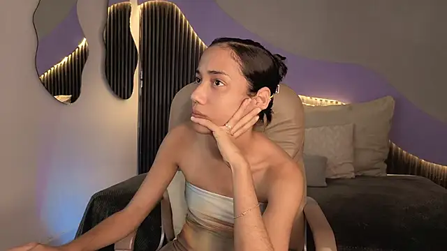 Snapshot of hot_little_bunny chatting on 02-19-26, 09:34 hot little bunny online show from 02-19-26, 09:34