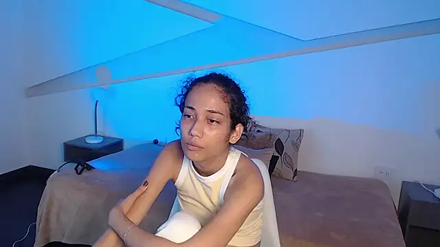 Snapshot of hot_little_bunny chatting on 12-21-25, 09:37 hot little bunny online show from 12-21-25, 09:37