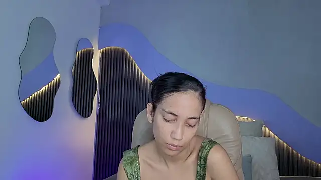 hot little bunny online show from 03-22-26, 09:27