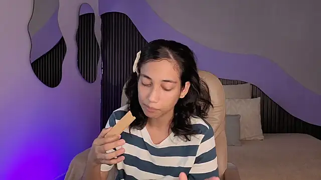 hot little bunny online show from 04-08-26, 09:38