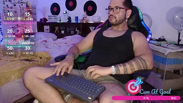 Snapshot of Xein_WoIf chatting on 04-22-26, 02:40 Xein WoIf online show from 04-22-26, 02:40