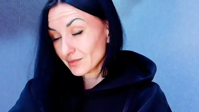 Snapshot of Siaconna chatting on 04-24-26, 07:32 Siaconna online show from 04-24-26, 07:32