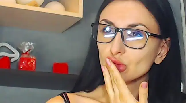 Snapshot of Siaconna chatting on 02-17-25, 09:03 Siaconna online show from 02-17-25, 09:03