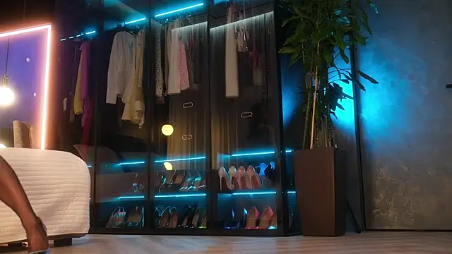 Rikka Moore online show from 11-24-25, 11:21