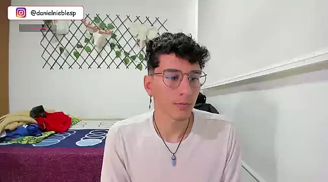 Snapshot of Jackson_Careyy chatting on 02-26-25, 06:15 Jackson Careyy online show from 02-26-25, 06:15