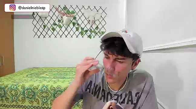 Snapshot of Jackson_Careyy chatting on 02-21-25, 07:43 Jackson Careyy online show from 02-21-25, 07:43