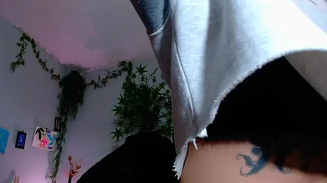 VickyJackson  online show from 10-21-25, 07:35