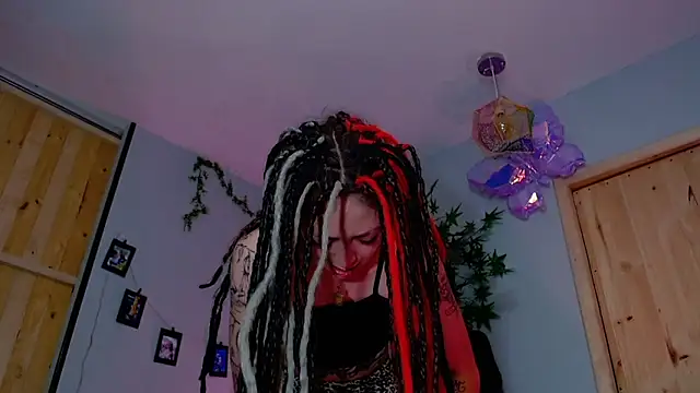 VickyJackson  online show from 11-21-25, 08:19