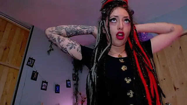 VickyJackson  online show from 12-04-25, 05:56