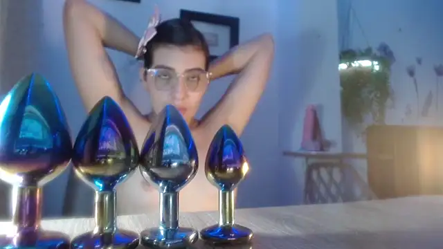 DaMikaela  online show from 02-05-26, 06:59