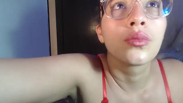Snapshot of DaMikaela_ chatting on 02-23-25, 02:46 DaMikaela online show from 02-23-25, 02:46