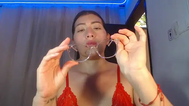 Snapshot of DaMikaela_ chatting on 02-21-25, 06:48 DaMikaela online show from 02-21-25, 06:48