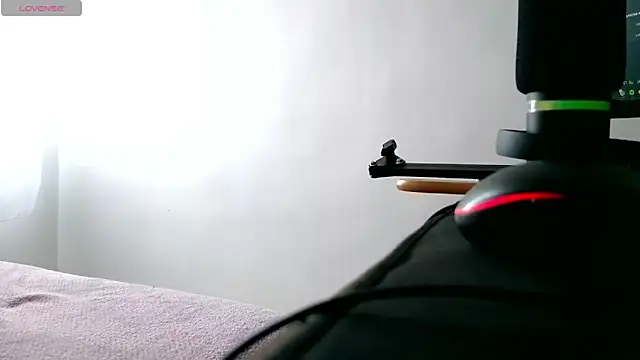 Snapshot of Ania_jones chatting on 10-29-25, 05:45 Ania jones online show from 10-29-25, 05:45