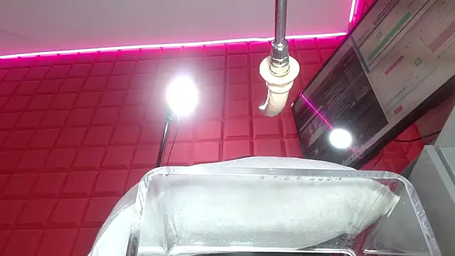 Snapshot of sammyEvans__ chatting on 02-04-26, 11:00 sammyEvans online show from 02-04-26, 11:00