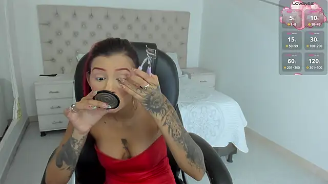 Snapshot of CinthiaCollins chatting on 02-14-25, 06:51 CinthiaCollins online show from 02-14-25, 06:51