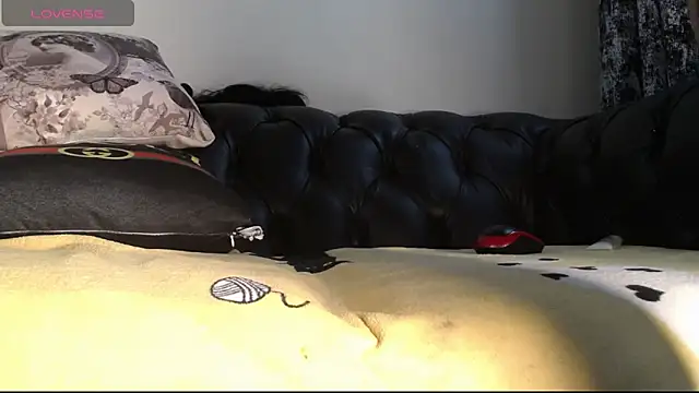 santa queenn online show from 11-04-25, 11:14