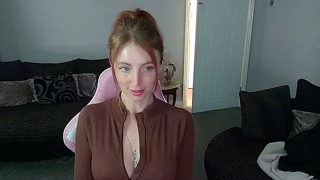 Snapshot of Red_firesquirt chatting on 04-28-26, 01:15 Red firesquirt online show from 04-28-26, 01:15