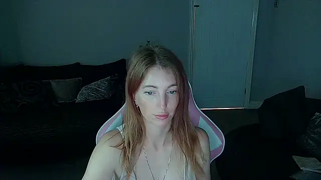 Red firesquirt online show from 03-19-26, 02:39