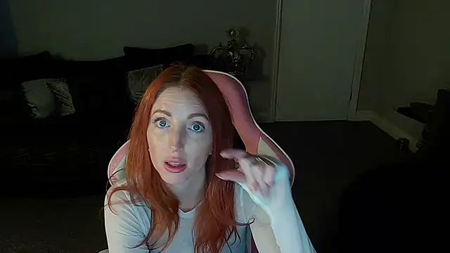 Red firesquirt online show from 11-04-25, 03:16