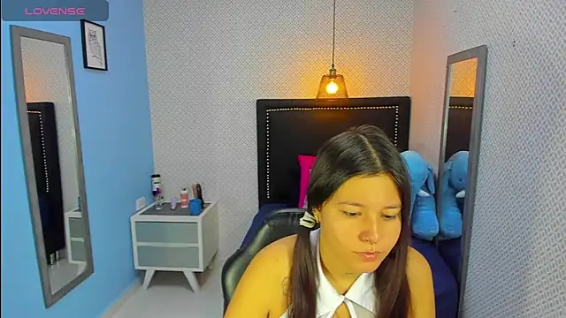 LORENADAVIES online show from 01-30-25, 12:27