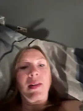 BunnyDiamond1 online show from 04-16-26, 07:47